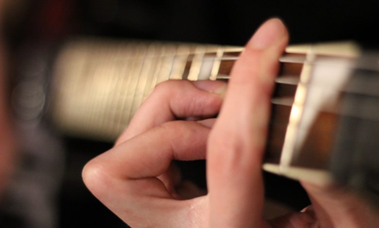 İzmir Gitar Kursu Eğitimi