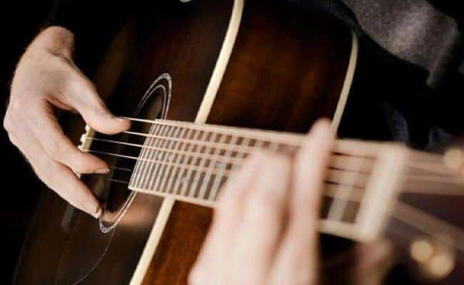 Akustik Gitar Alırken Dikkat Etmeniz Gereken Önemli Kısımlar
