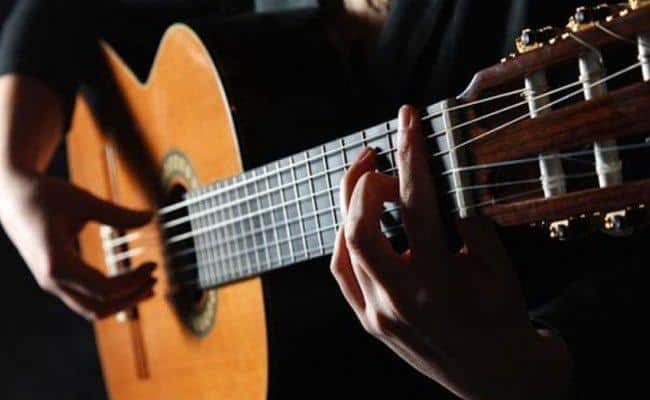 Gitar Çalmak İsteyenlerin Mutlaka Bilmesi Gerekenler