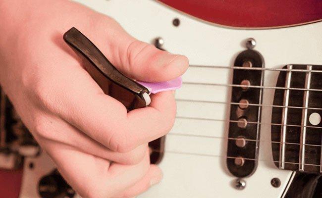 Gitar Pena ile Çalınır mı?